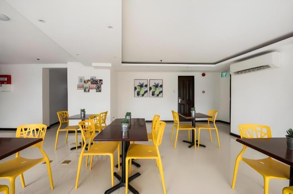 Super Oyo Capital O 232 Nest Nano Suites Fort Makati City Exterior foto