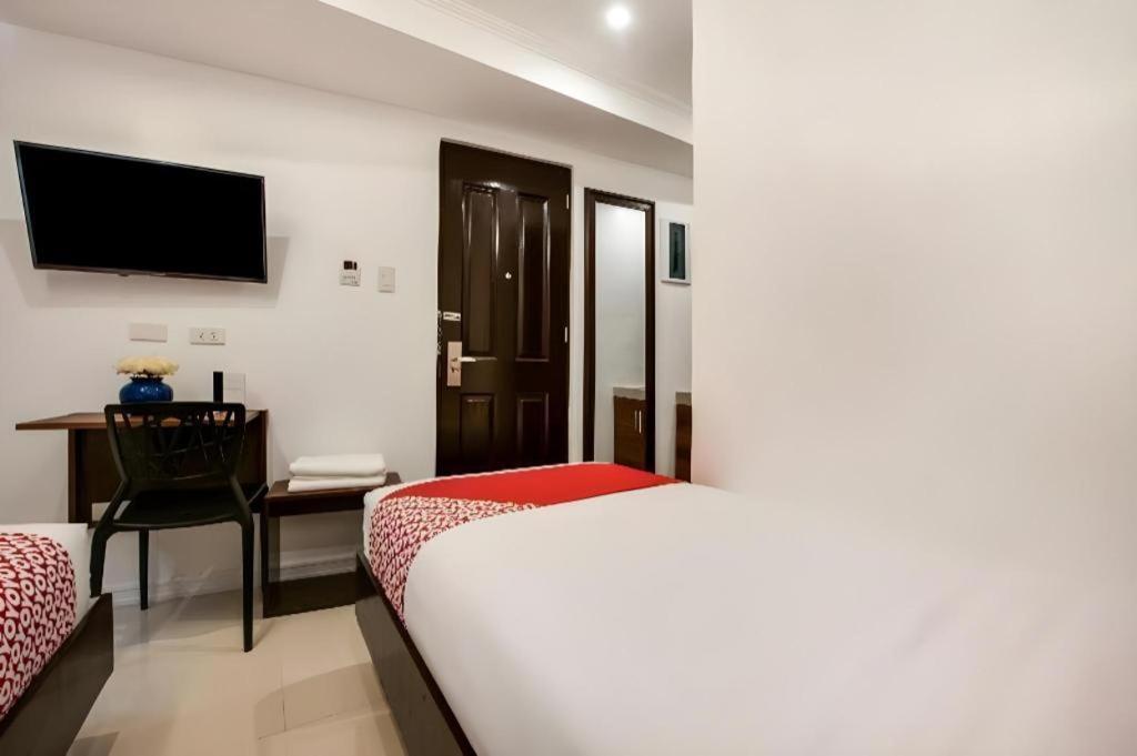 Super Oyo Capital O 232 Nest Nano Suites Fort Makati City Exterior foto