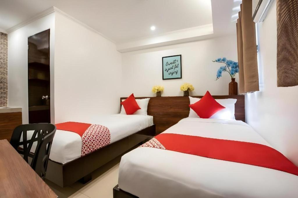 Super Oyo Capital O 232 Nest Nano Suites Fort Makati City Exterior foto
