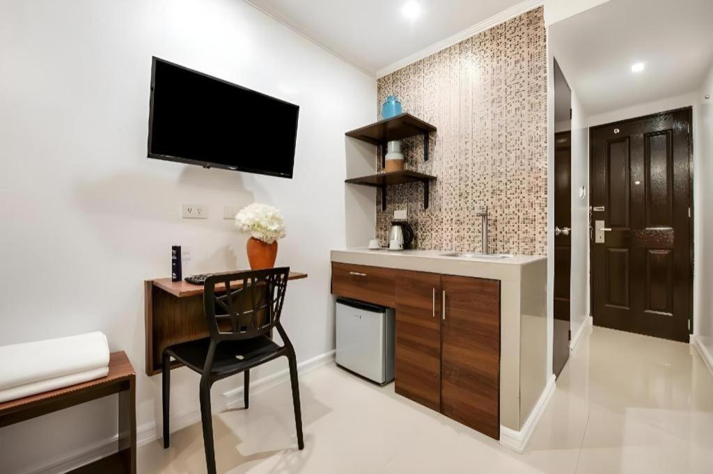 Super Oyo Capital O 232 Nest Nano Suites Fort Makati City Exterior foto